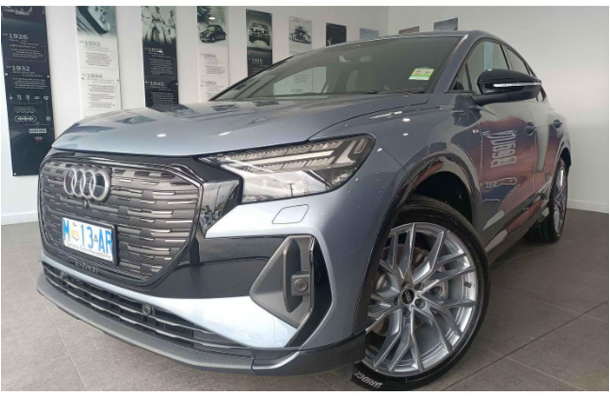 MY25 Audi Q4 55  e-tron  Sportback