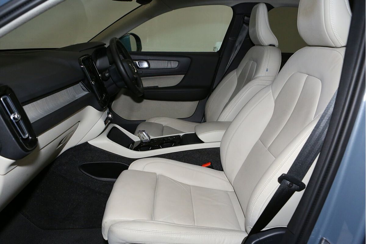 2021 Volvo XC40 T4 Inscription