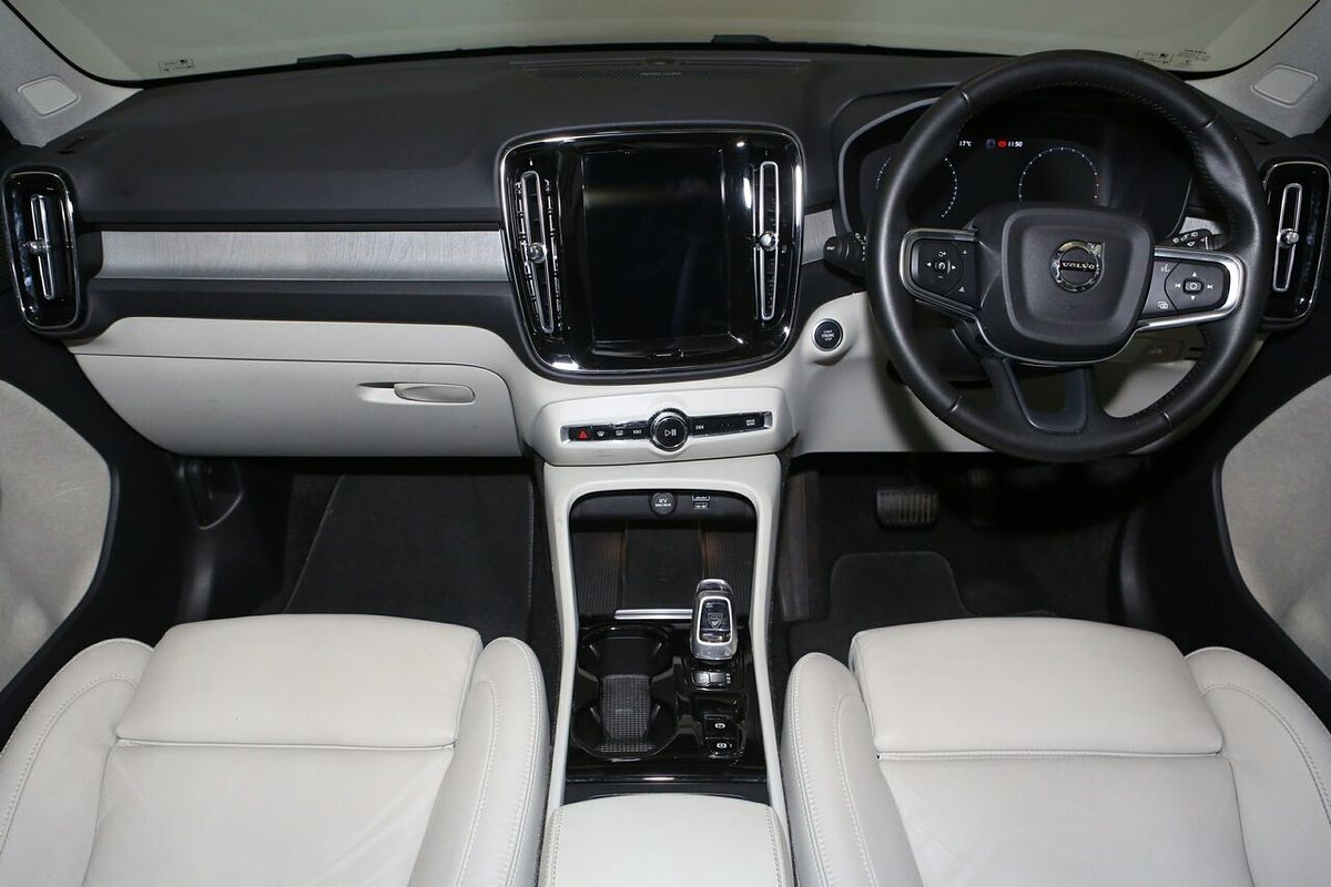 2021 Volvo XC40 T4 Inscription