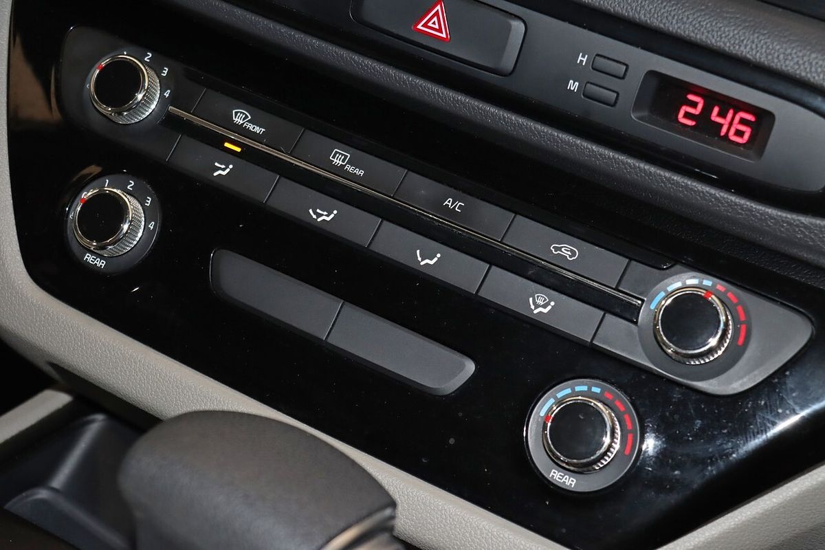 2018 Kia Carnival S YP
