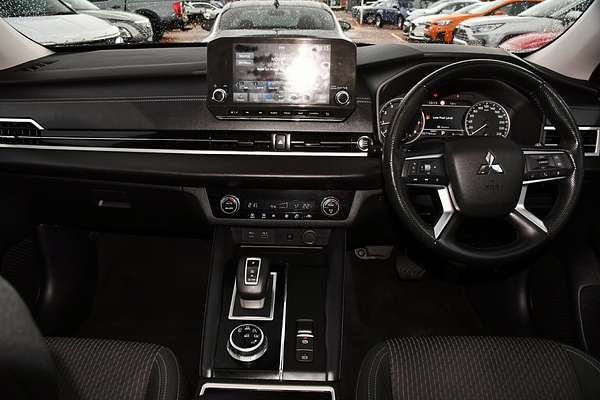 2022 Mitsubishi Outlander LS ZM
