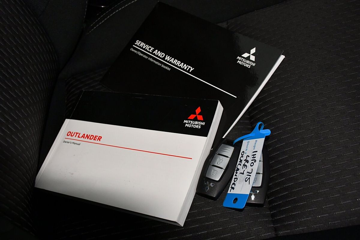 2022 Mitsubishi Outlander LS ZM