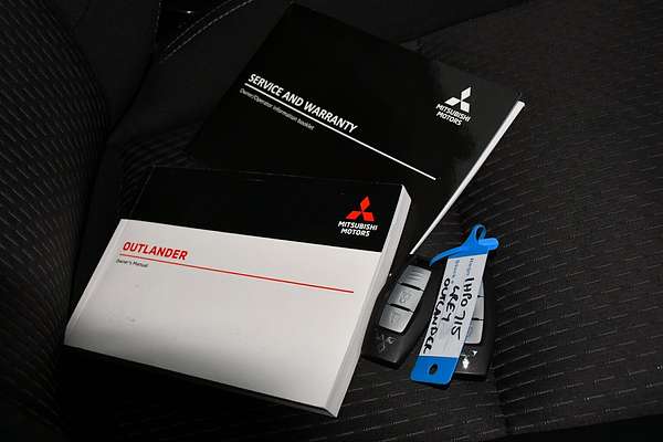 2022 Mitsubishi Outlander LS ZM