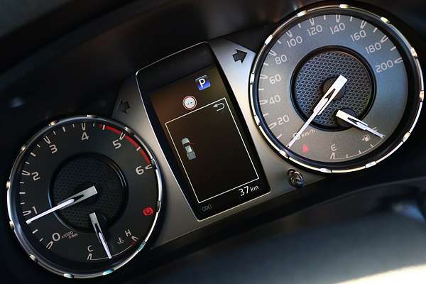 2025 Toyota Hilux SR5 48V GUN126R 4X4