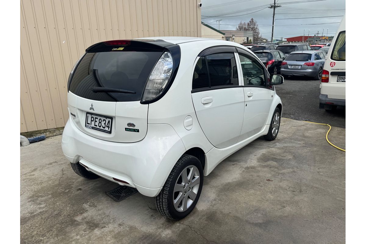 2013 Mitsubishi I-MIEV