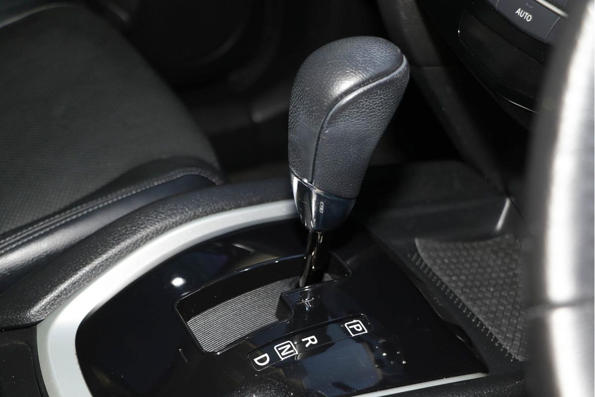 2015 Nissan X-TRAIL ST-L T32