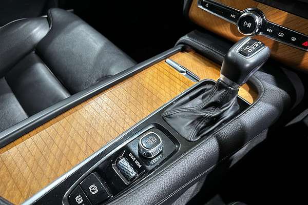 2021 Volvo XC90 T6 Inscription