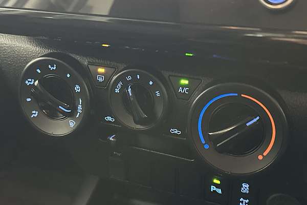 2021 Toyota Hilux SR GUN126R