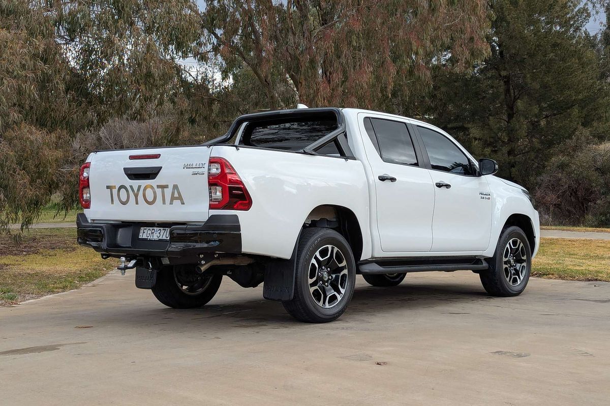 2024 Toyota Hilux SR5 48V GUN126R 4X4