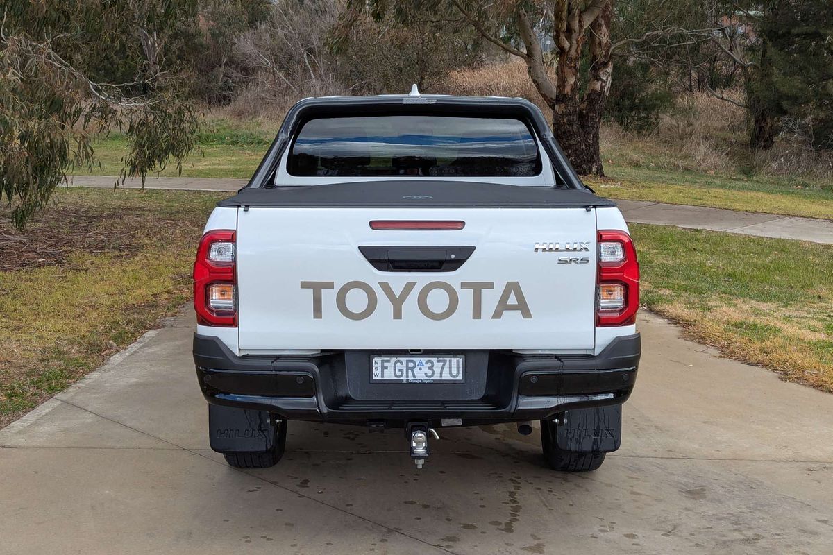 2024 Toyota Hilux SR5 48V GUN126R 4X4