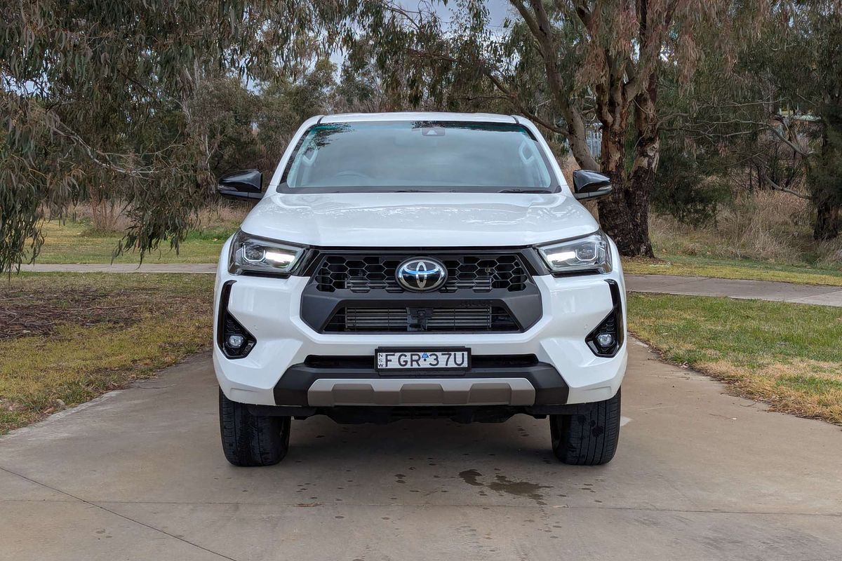 2024 Toyota Hilux SR5 48V GUN126R 4X4