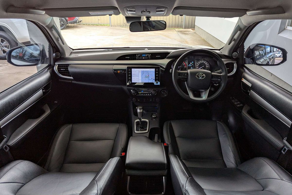 2024 Toyota Hilux SR5 48V GUN126R 4X4