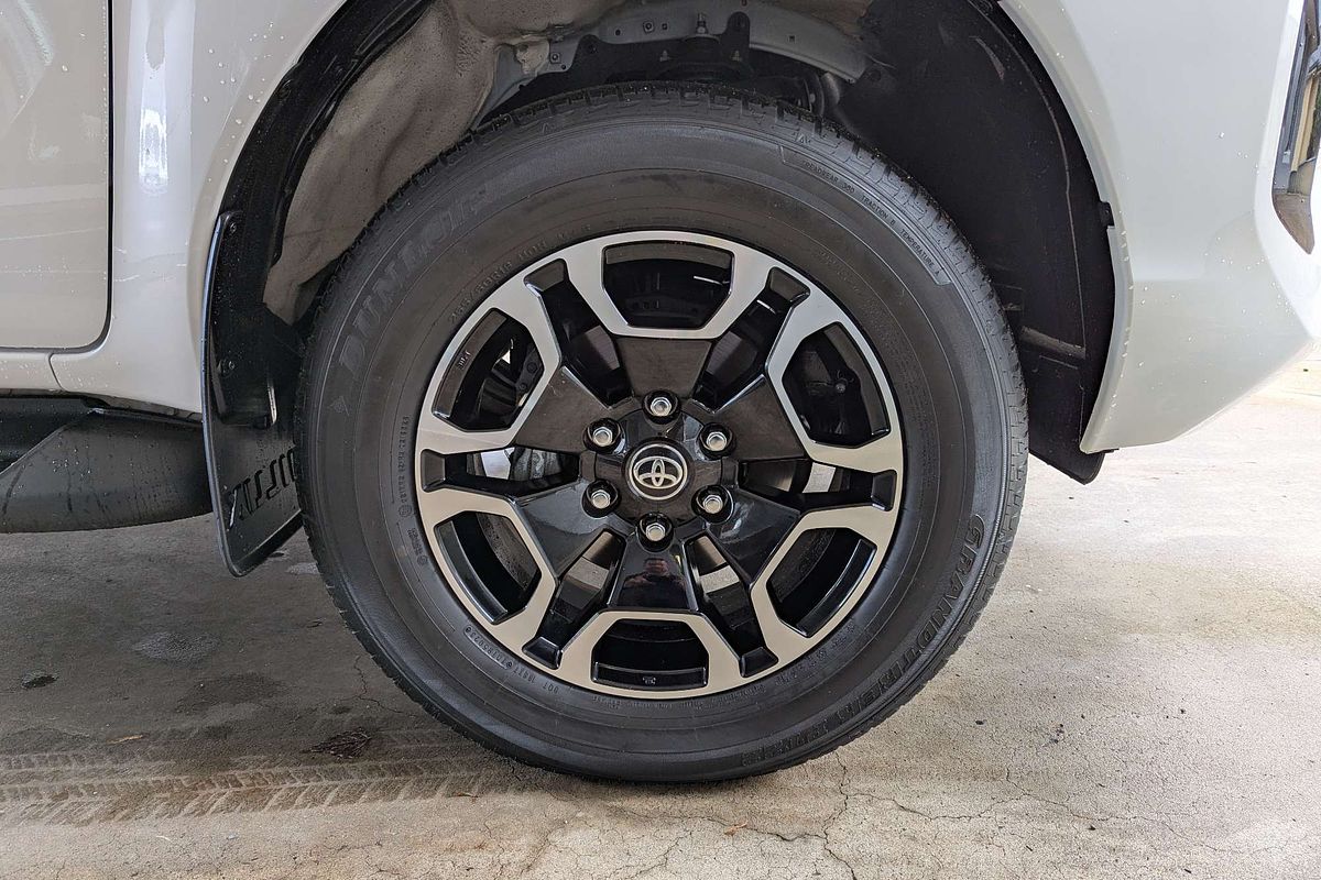2024 Toyota Hilux SR5 48V GUN126R 4X4