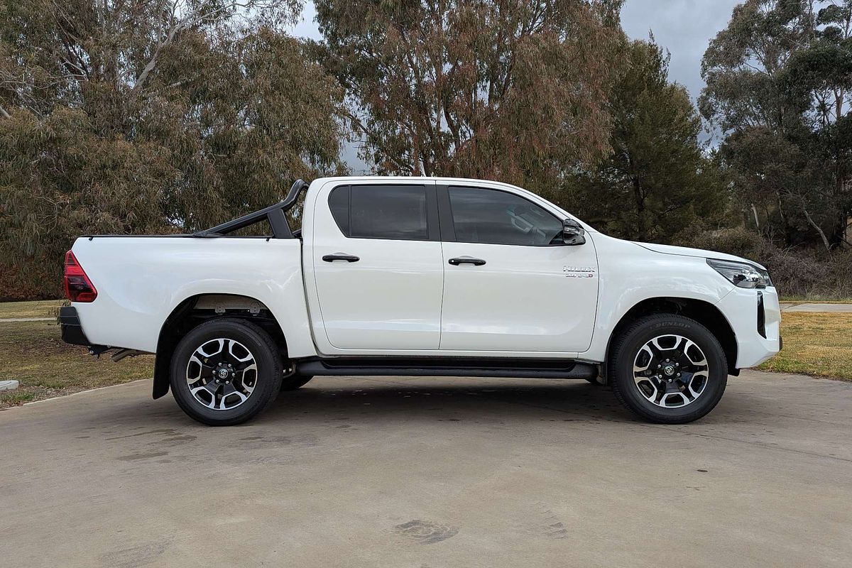 2024 Toyota Hilux SR5 48V GUN126R 4X4