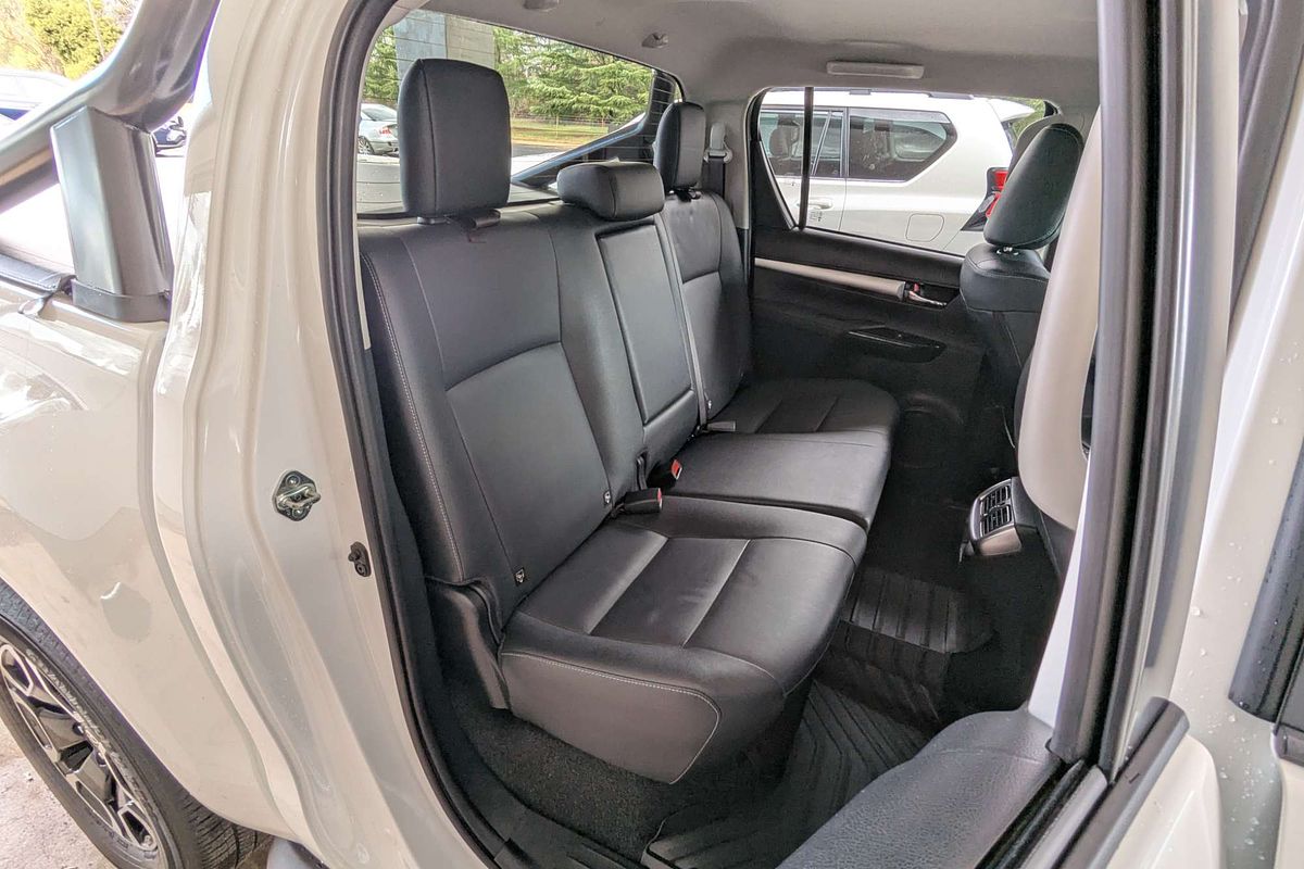 2024 Toyota Hilux SR5 48V GUN126R 4X4