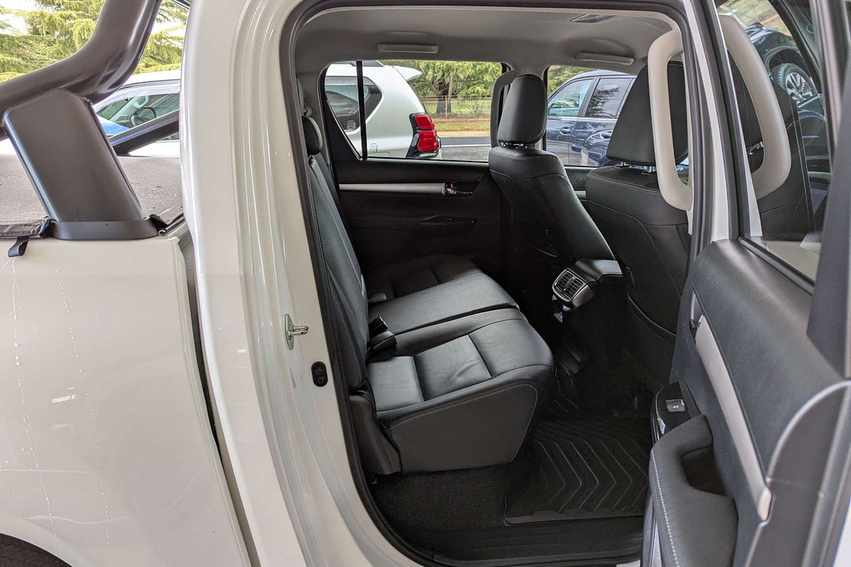 2024 Toyota Hilux SR5 48V GUN126R 4X4