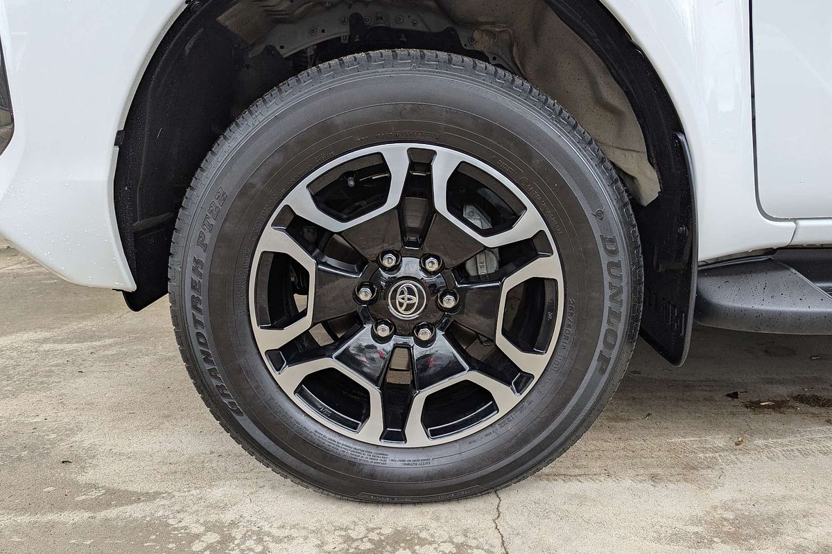 2024 Toyota Hilux SR5 48V GUN126R 4X4