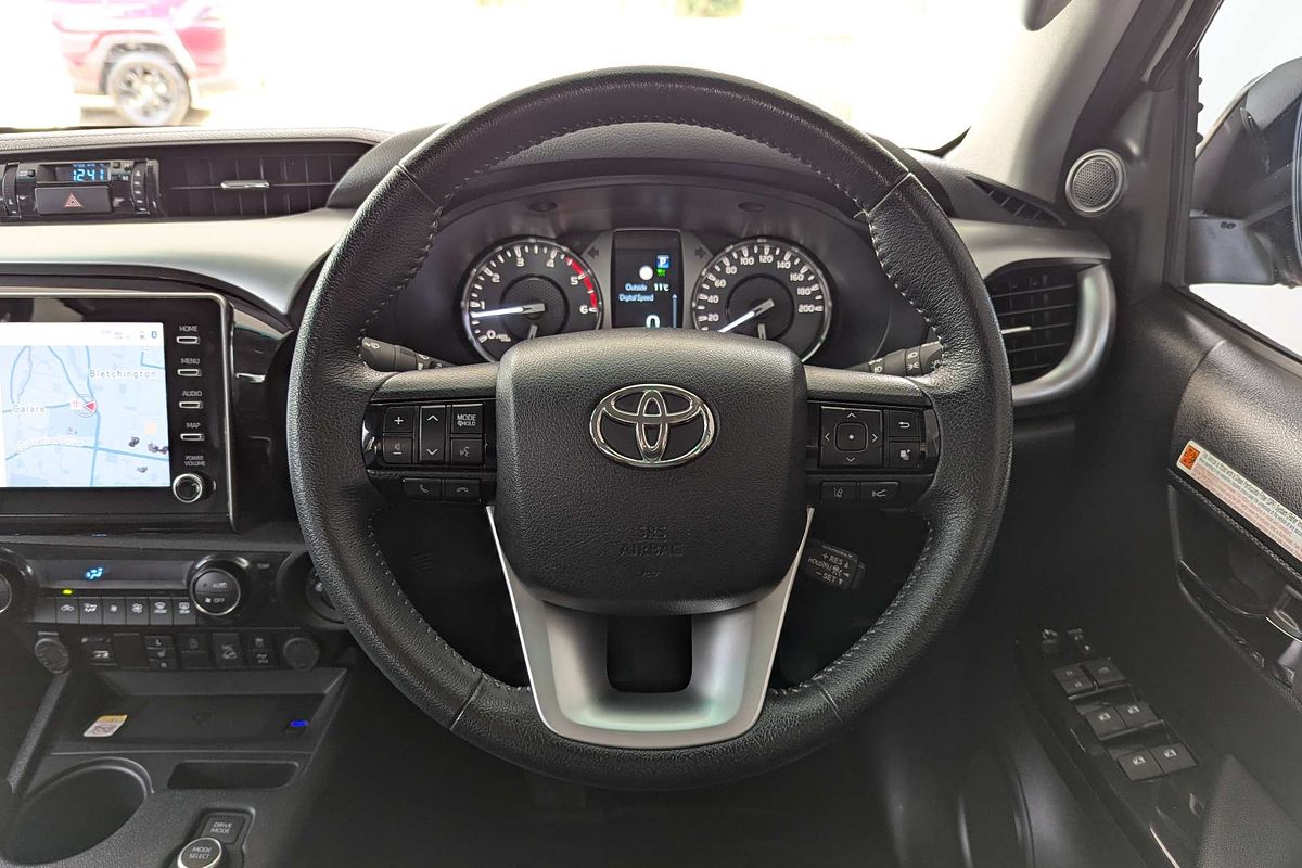 2024 Toyota Hilux SR5 48V GUN126R 4X4