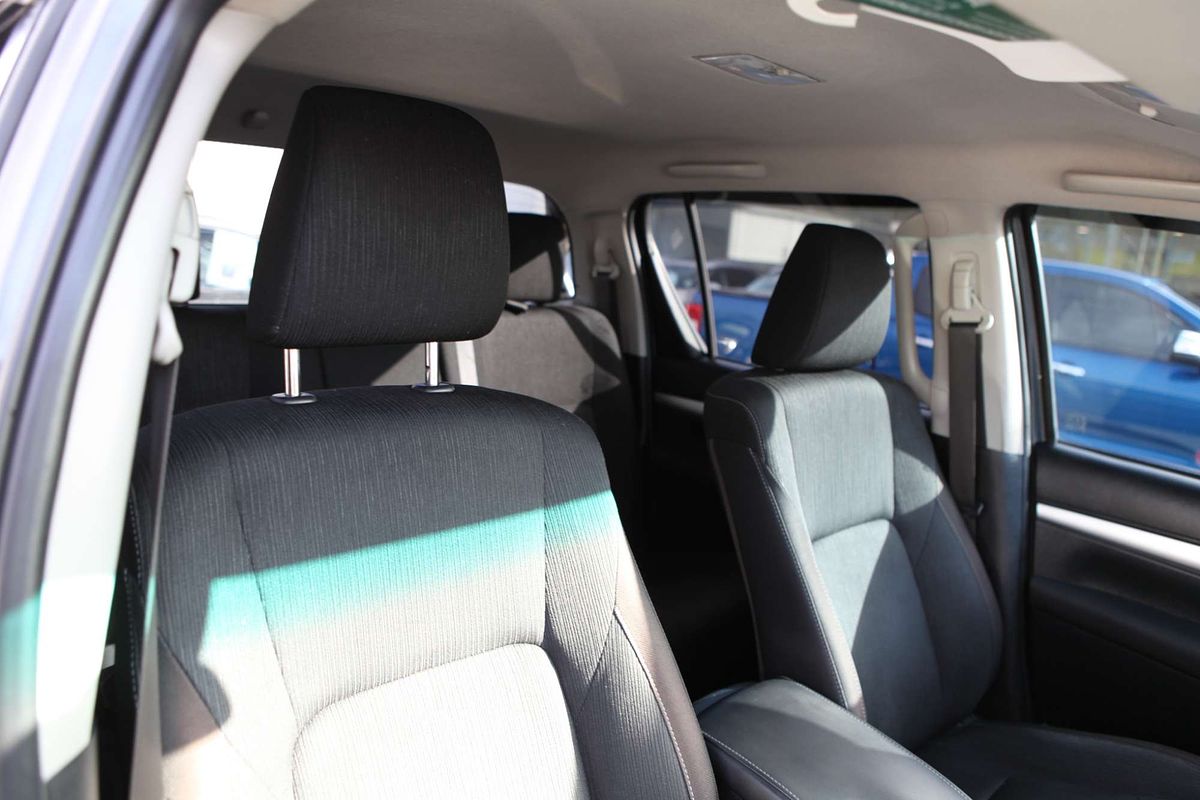 2020 Toyota Hilux SR5 GUN126R 4X4