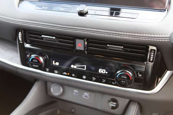 2025 Nissan X-TRAIL ST-L e-POWER T33