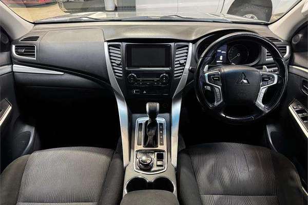 2017 Mitsubishi Pajero GLX NX