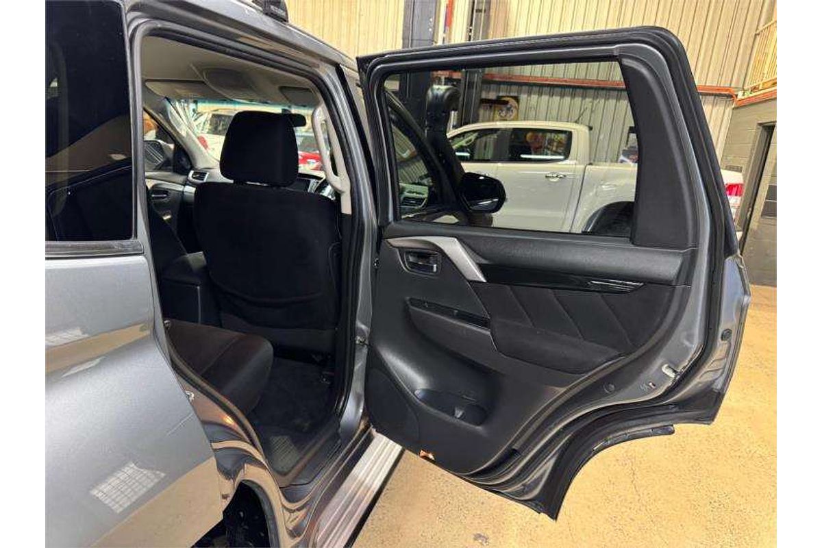 2017 Mitsubishi Pajero GLX NX