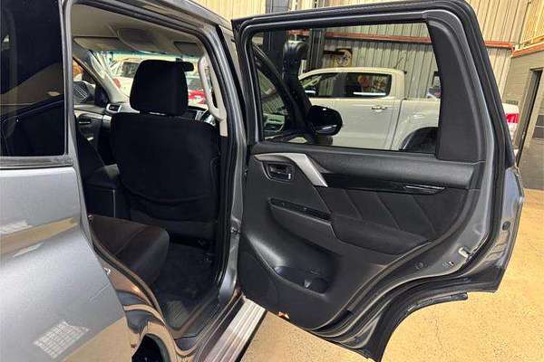 2017 Mitsubishi Pajero GLX NX