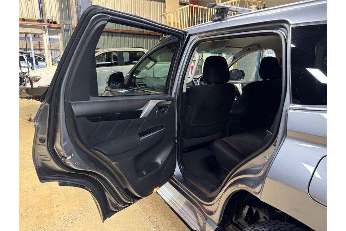 2017 Mitsubishi Pajero GLX NX