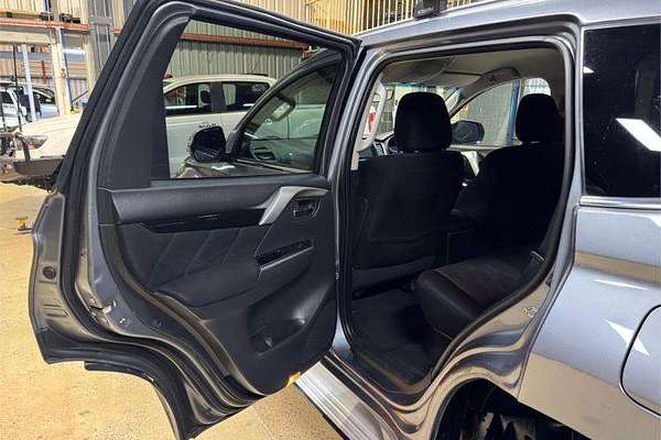 2017 Mitsubishi Pajero GLX NX
