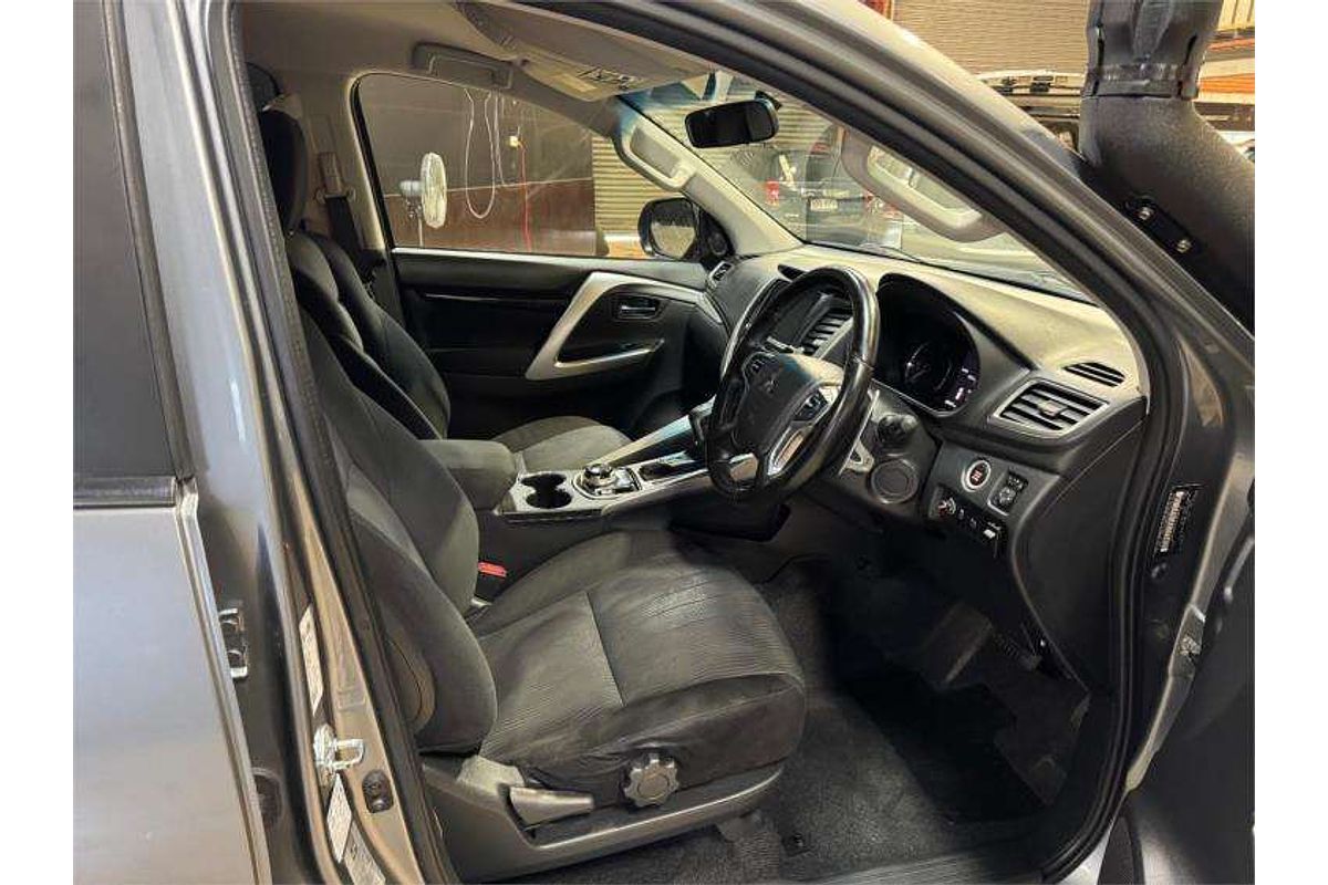 2017 Mitsubishi Pajero GLX NX