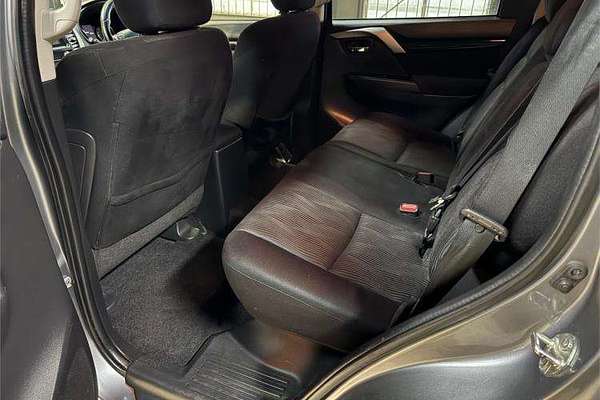 2017 Mitsubishi Pajero GLX NX