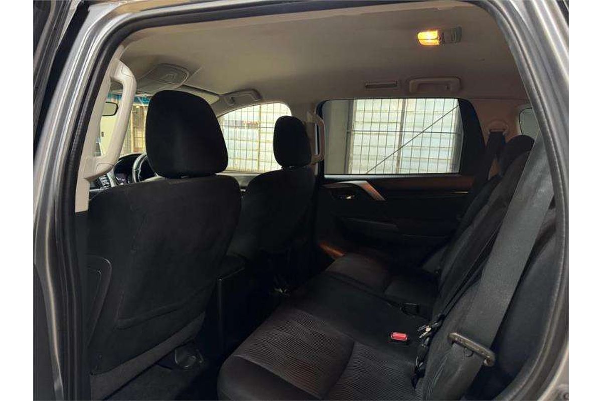 2017 Mitsubishi Pajero GLX NX