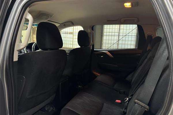 2017 Mitsubishi Pajero GLX NX