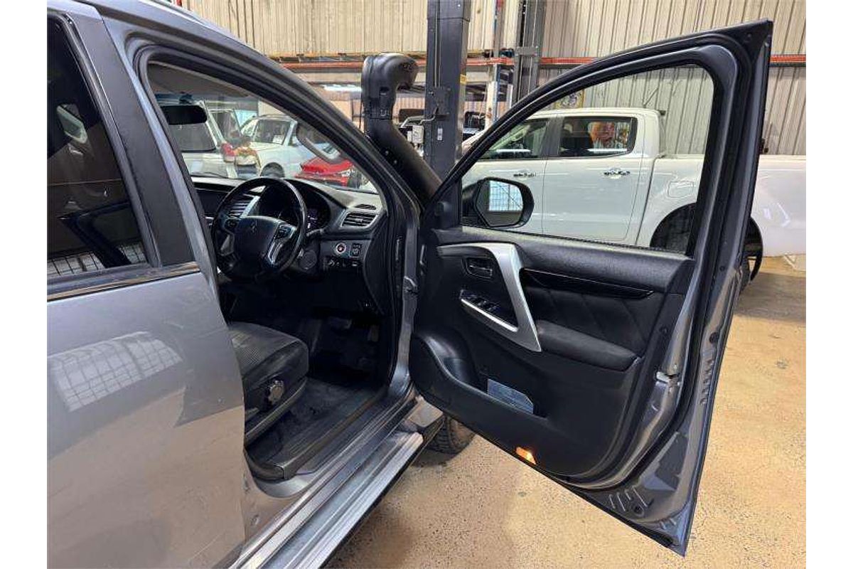 2017 Mitsubishi Pajero GLX NX
