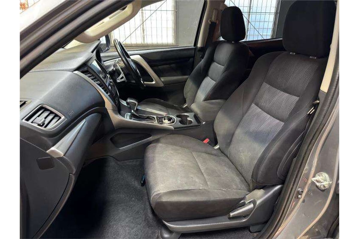 2017 Mitsubishi Pajero GLX NX