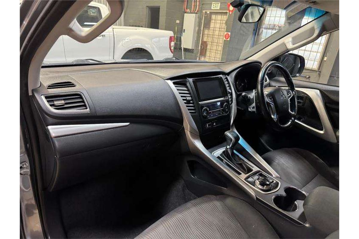 2017 Mitsubishi Pajero GLX NX