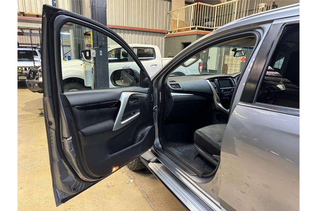 2017 Mitsubishi Pajero GLX NX