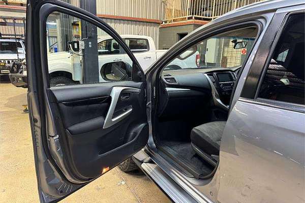 2017 Mitsubishi Pajero GLX NX
