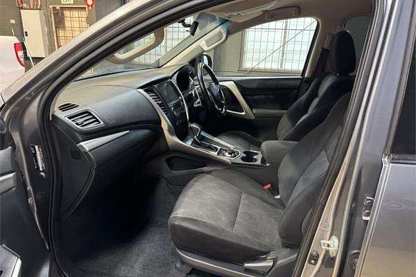 2017 Mitsubishi Pajero GLX NX