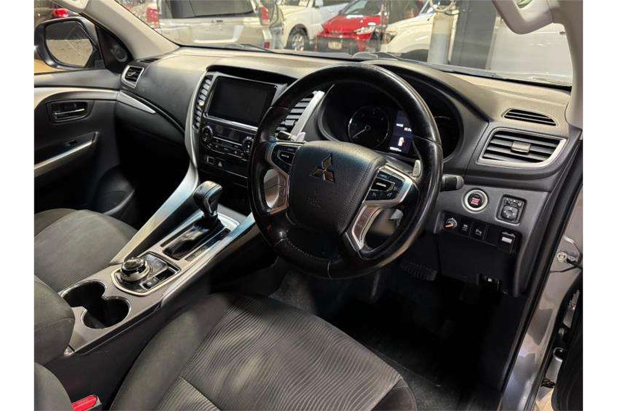 2017 Mitsubishi Pajero GLX NX