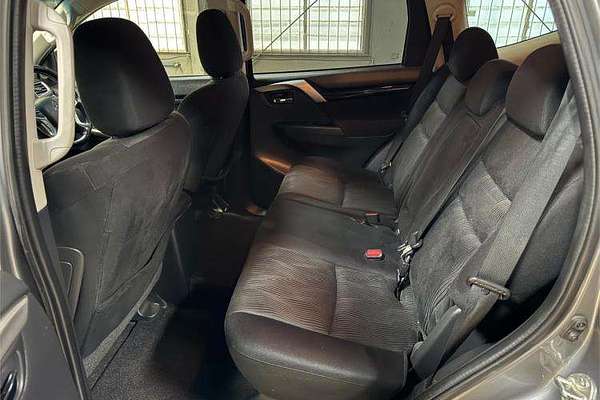 2017 Mitsubishi Pajero GLX NX