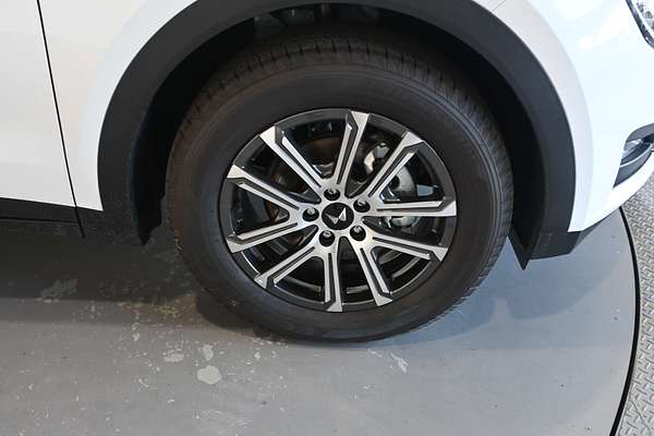 2025 Mahindra XUV700 AX7L