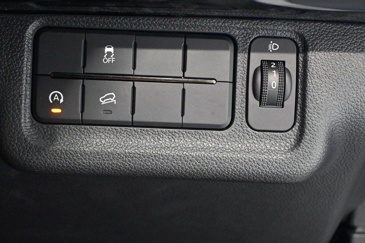 2025 Mahindra XUV700 AX7L