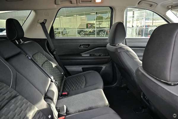 2024 Nissan Pathfinder ST-L R53