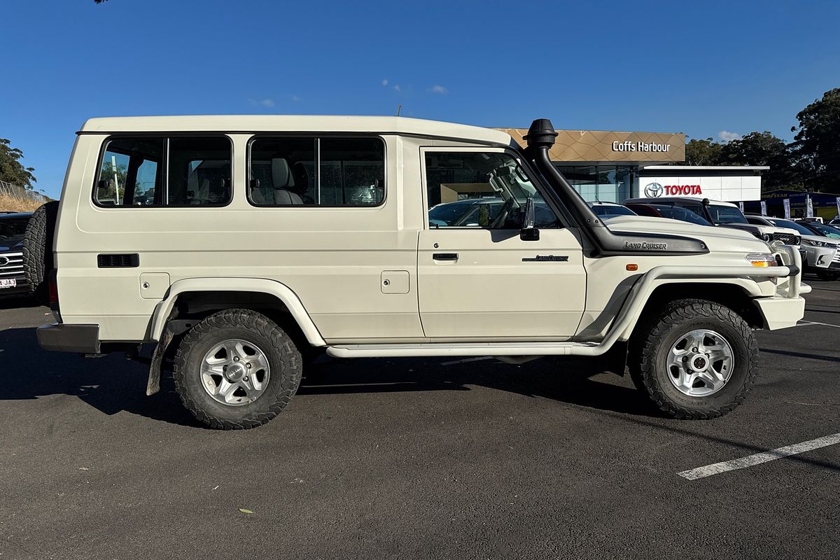 2021 Toyota Landcruiser GXL Troopcarrier VDJ78R