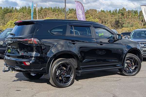 2025 Isuzu MU-X X-TERRAIN
