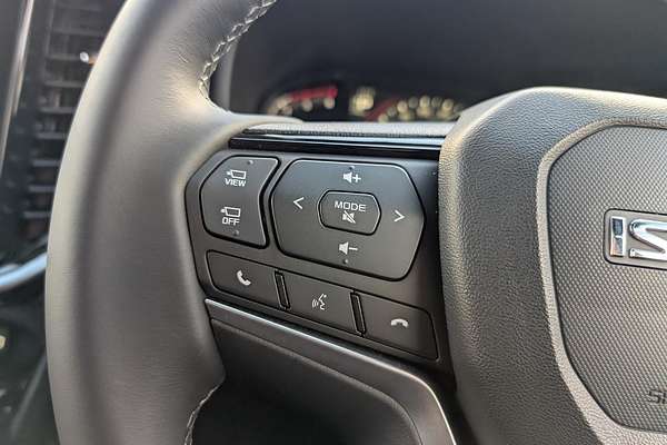 2025 Isuzu MU-X X-TERRAIN