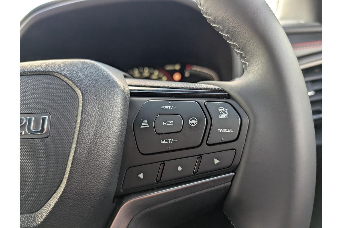 2025 Isuzu MU-X X-TERRAIN