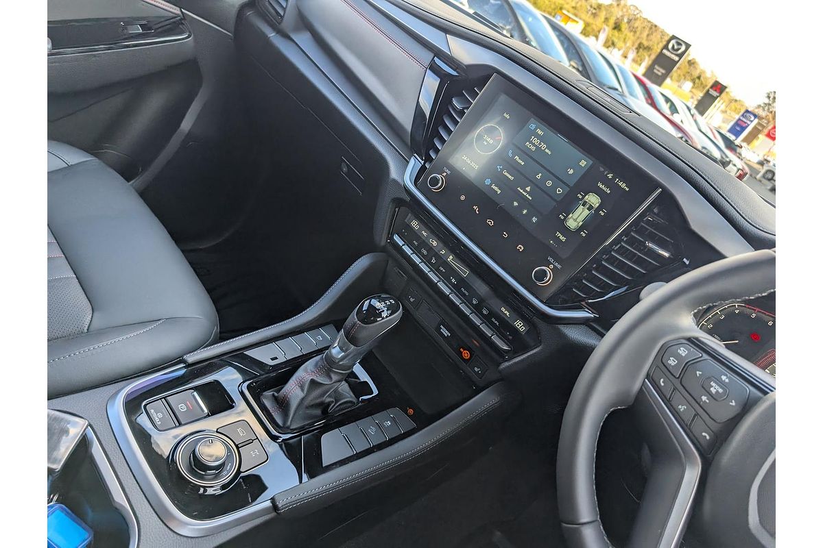 2025 Isuzu MU-X X-TERRAIN