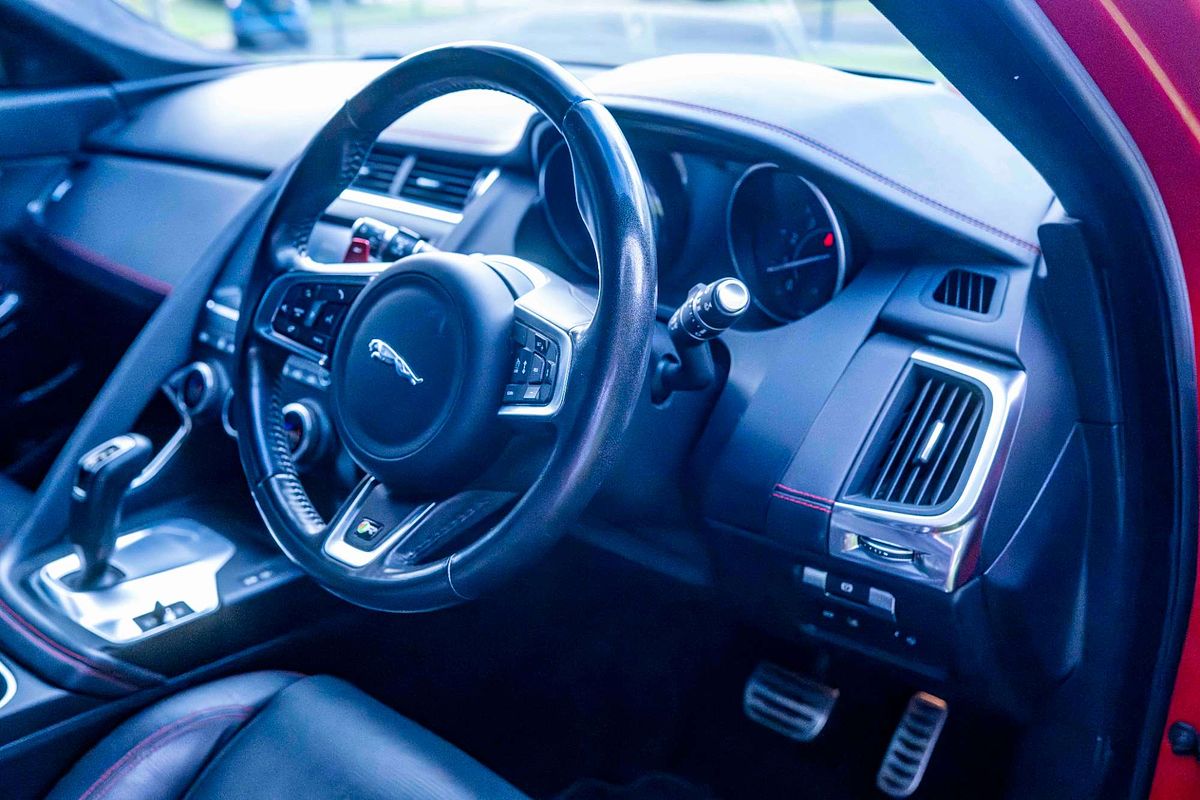 2018 Jaguar E-PACE P250 R-Dynamic First Edition X540